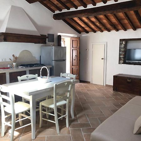 Ferienwohnung Le Dame Del Borgo Sassetta Exterior foto