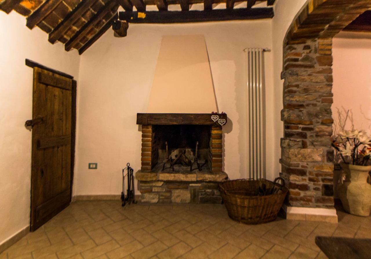 Ferienwohnung Le Dame Del Borgo Sassetta Exterior foto