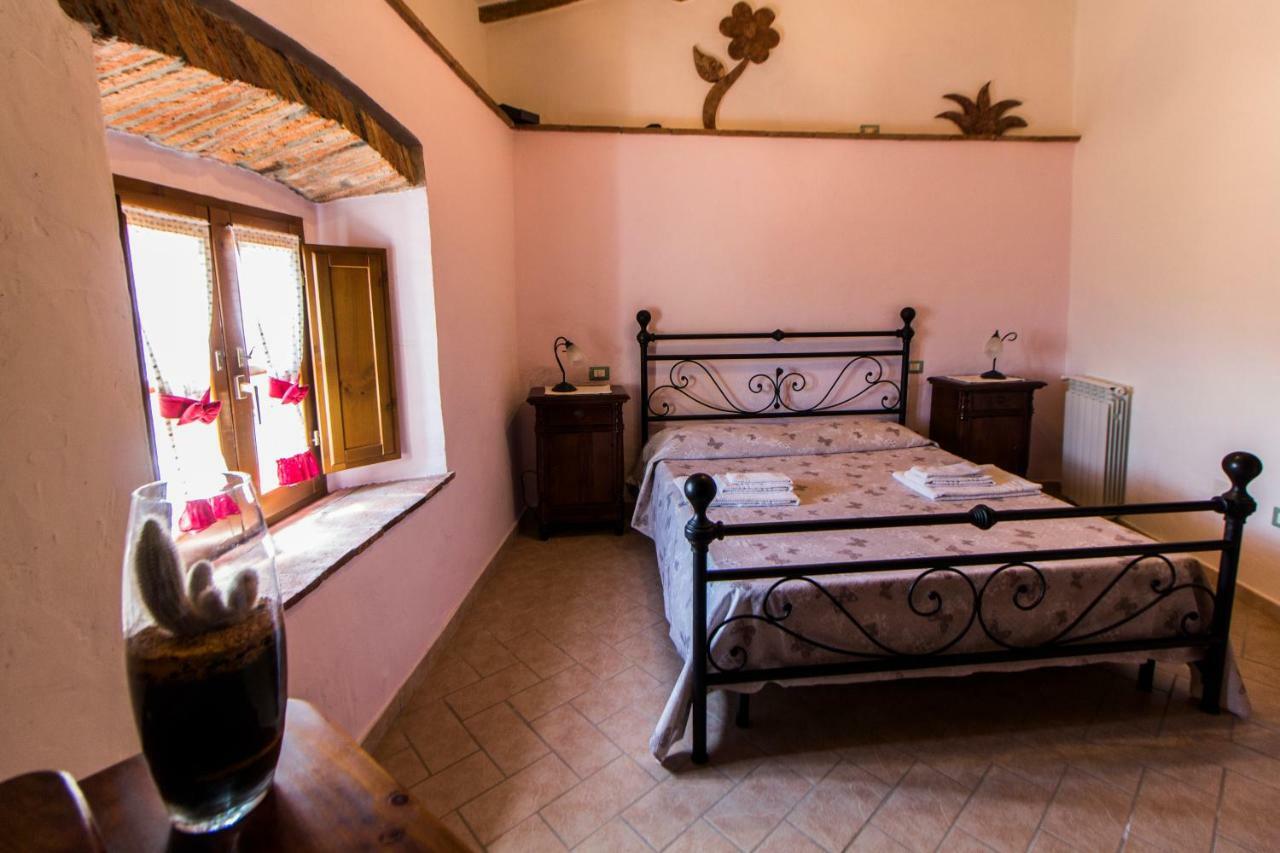 Ferienwohnung Le Dame Del Borgo Sassetta Exterior foto