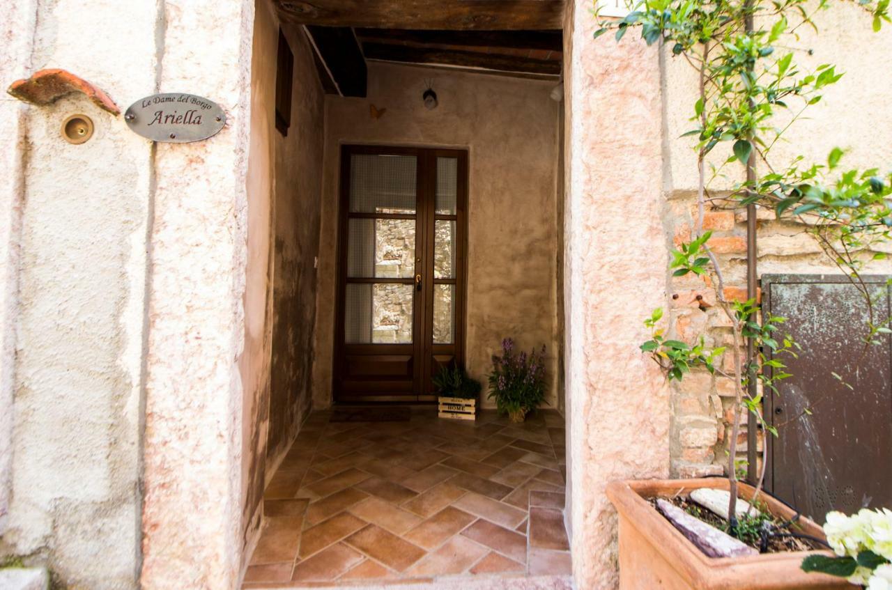 Ferienwohnung Le Dame Del Borgo Sassetta Exterior foto